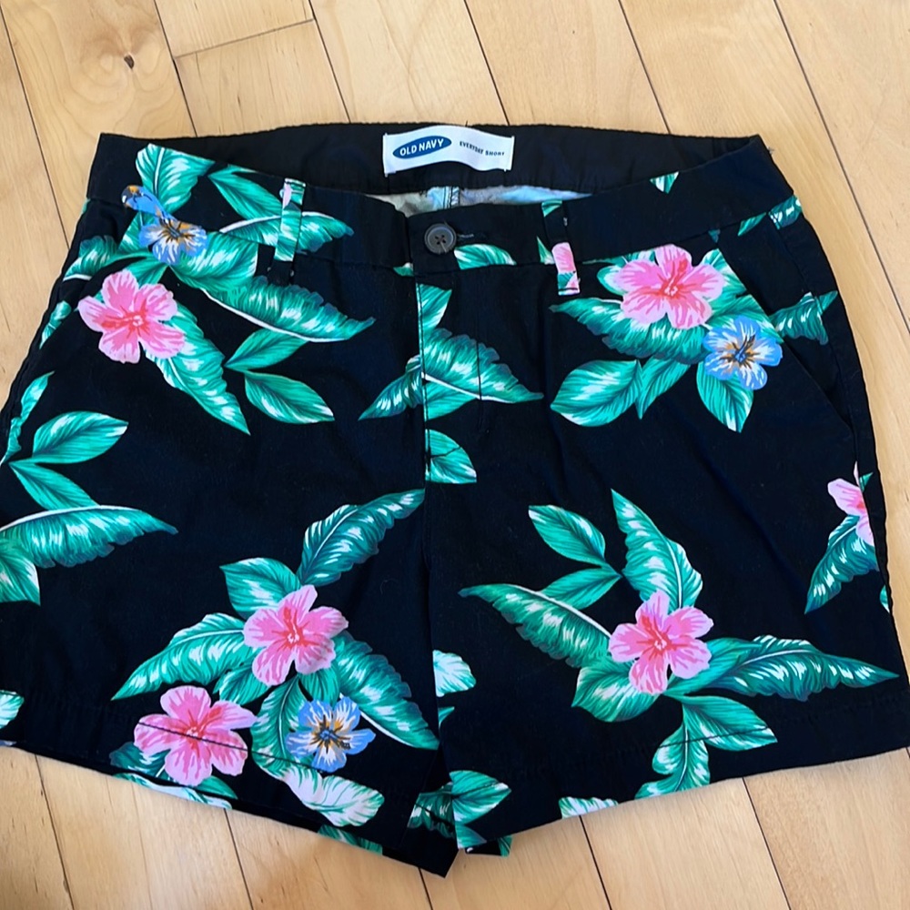 Old Navy Womens Size 4 Hawaiian Print Cotton Shorts